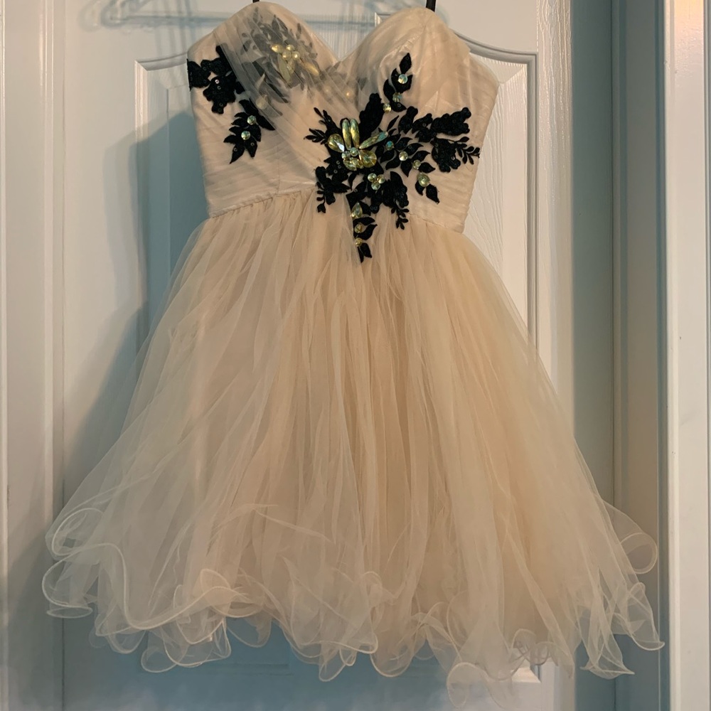 Strapless Tulle Short Prom Dress